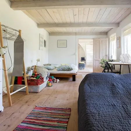 Villa Iben Og Rasmus' Smukke Strataekte Hus *
