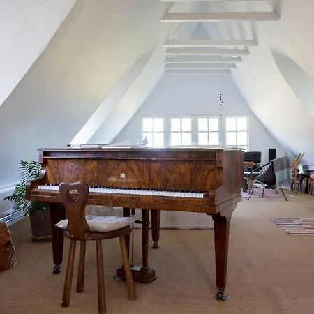 Iben Og Rasmus' Smukke Strataekte Hus