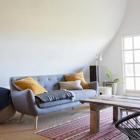 Villa Iben Og Rasmus' Smukke Strataekte Hus Stege